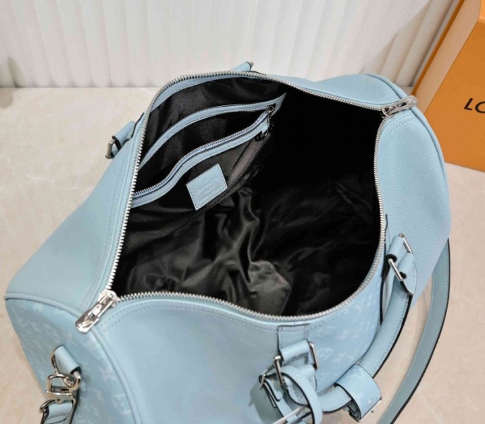 Louis Vuitton Taiga Leather Keepall Bandouliere 50 Travel Bag In Miami Green