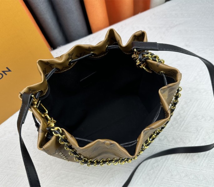 Monogram Reverse Canvas Noe Trunk PM