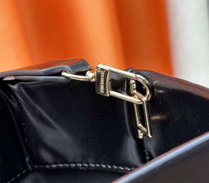 Louis Vuitton Other Leathers Shopper MM Tote In Black