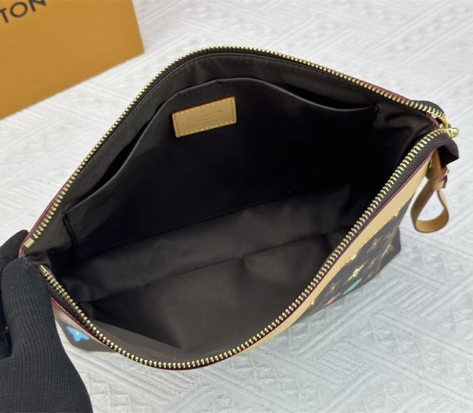 Louis Vuitton Monogram Craggy Voyage Souple Pochette In Chocolate