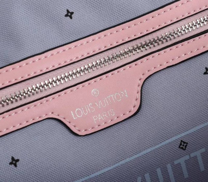 Louis Vuitton Seasonal Escale Neverfull MM Tote In Pastel Pink