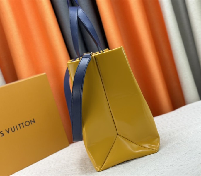 Louis Vuitton Other Leathers Shopper MM Tote In Safran