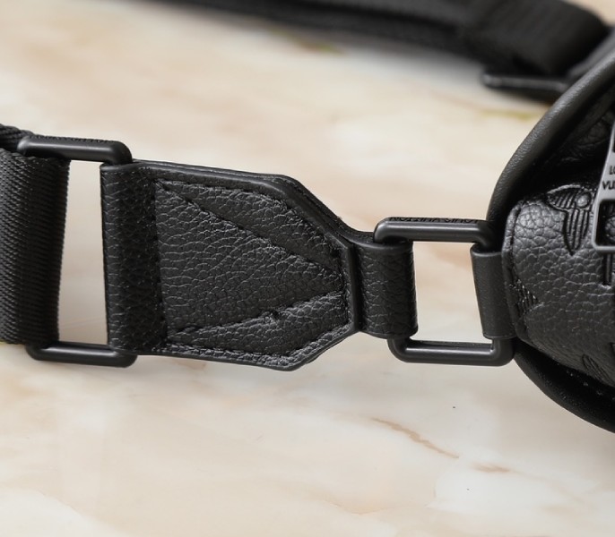 Monogram Shadow Pulse Messenger