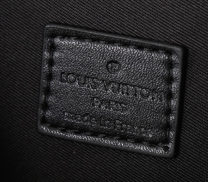 Monogram Shadow Pulse Messenger