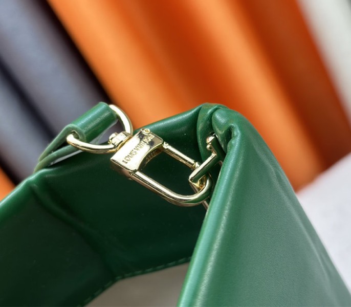 Louis Vuitton Other Leathers Shopper Cabas MM Tote In Green