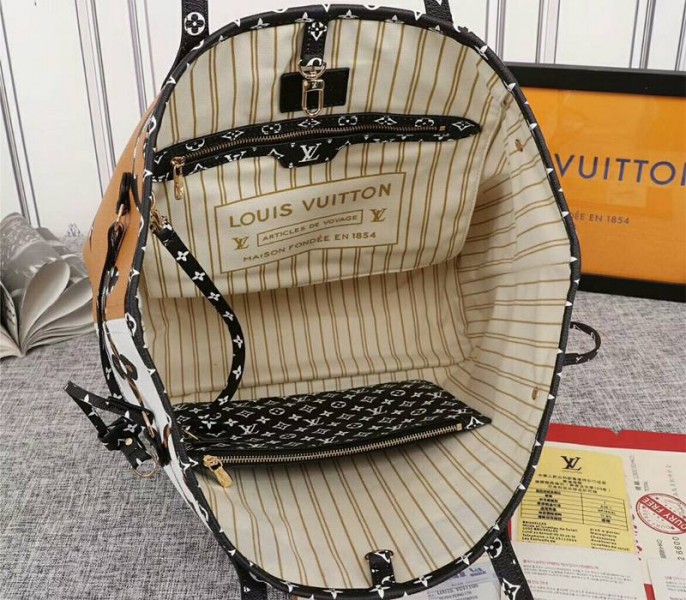 Louis Vuitton Giant Neverfull MM Tote In Cream And Caramel