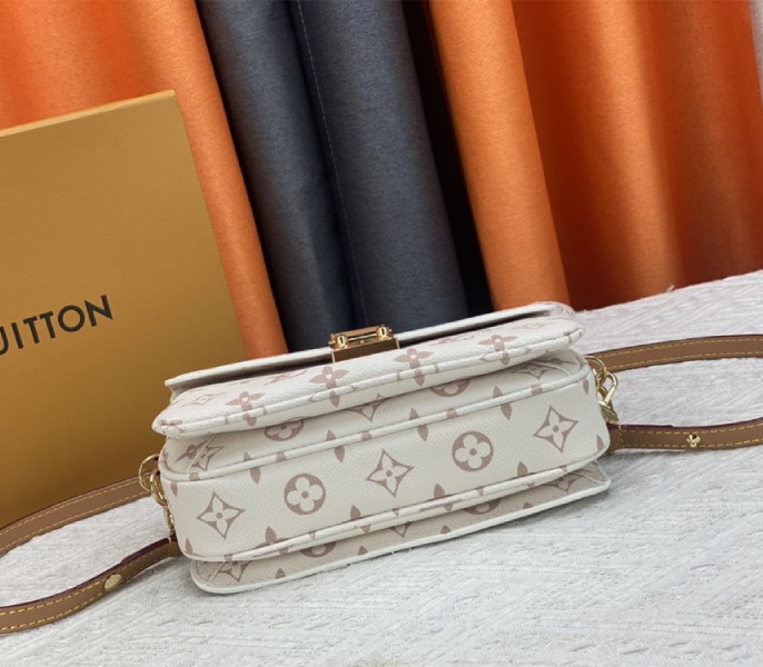 Louis Vuitton Monogram Dune Canvas Metis East West Pochette