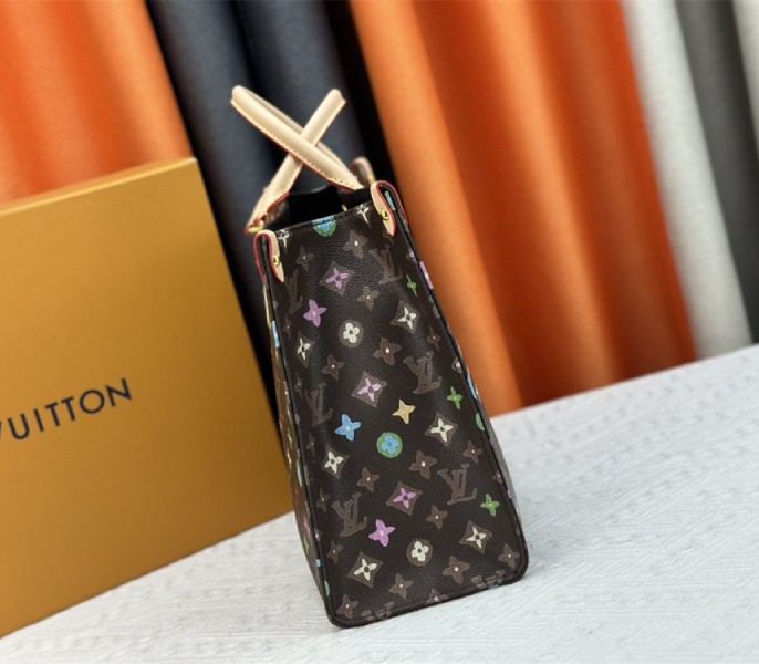 Louis Vuitton Monogram Craggy Onthego MM Tote In Chocolate