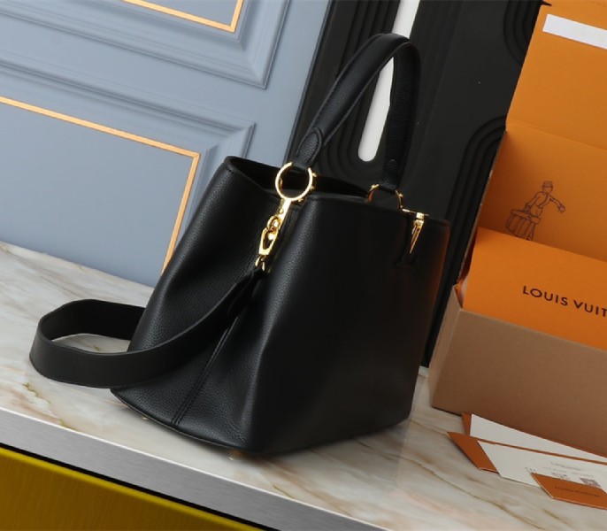 Louis Vuitton Capucines GM Souple Handbag In Black