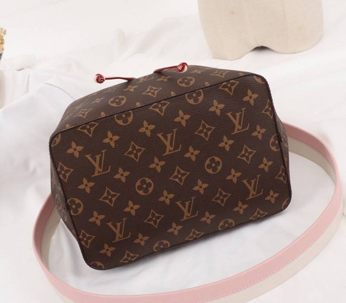 Louis Vuitton Monogram Canvas NeoNoe MM Bag