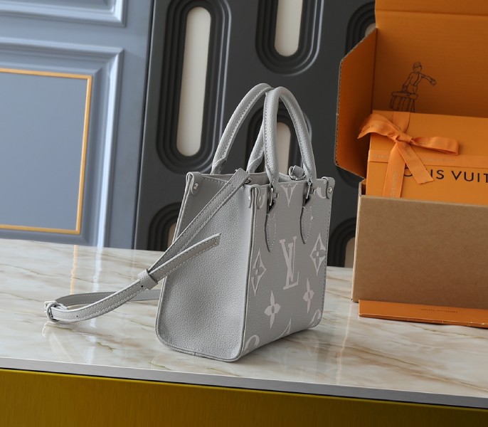 Monogram Empreinte OnTheGo PM Tote In Gray And White Quartz