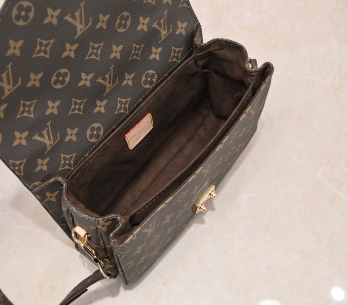 Monogram Canvas Metis M44875