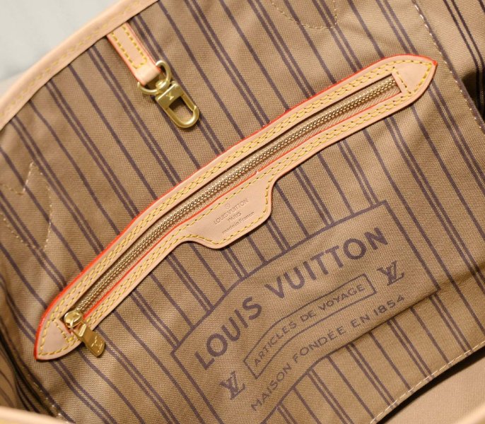 Louis Vuitton Monogram Canvas Neverfull MM Tote In Beige