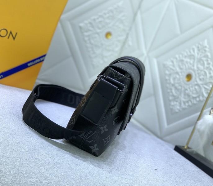 Monogram Eclipse S-Cape Messenger