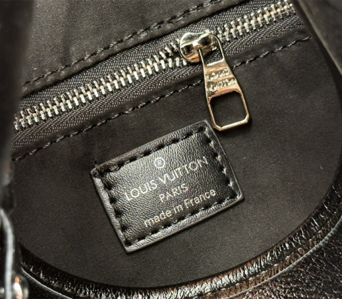 Louis Vuitton CarryAll Cargo Vibe PM In Black