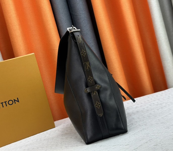 Louis Vuitton CarryAll Vibe MM In Black