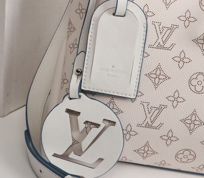 Mahina Beaubourg MM Hobo In Off White