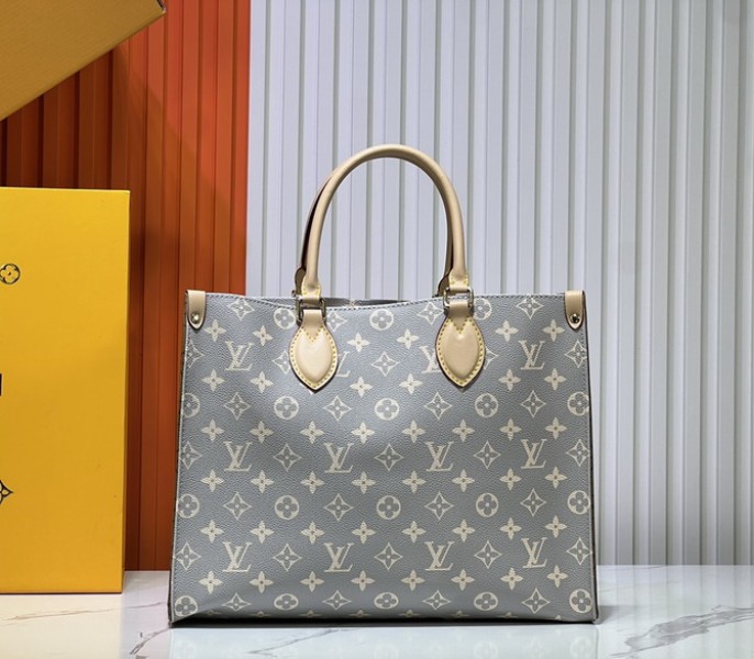 Fall Winter 2024 Onthego MM In Trainon Gray