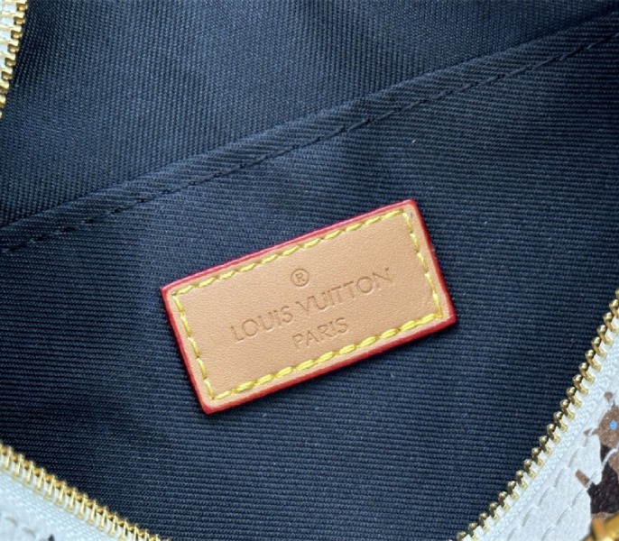 Louis Vuitton Monogram Craggy Keepall Travel 25 Bag In Vanilla