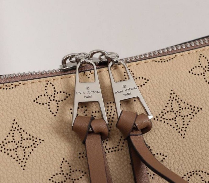 Mahina Beaubourg MM Hobo In Beige