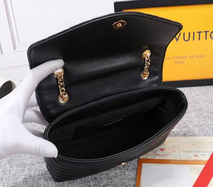 Louis Vuitton New Wave Chain Bag In Black
