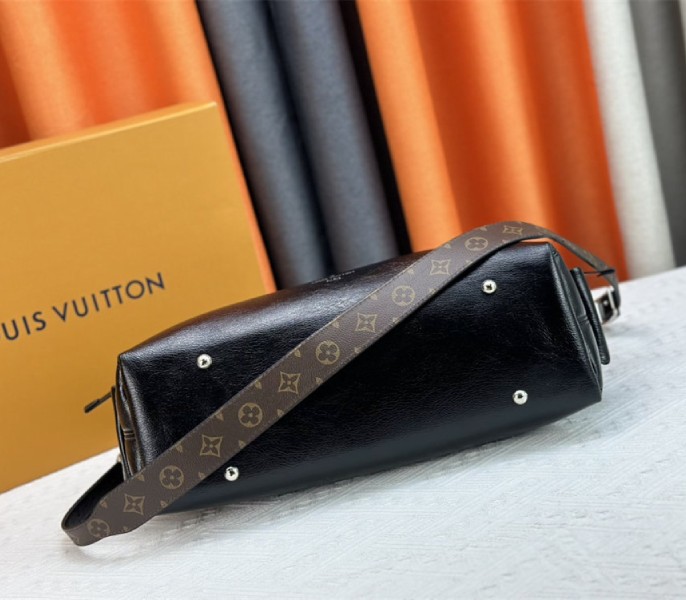 Louis Vuitton CarryAll Cargo Vibe PM In Black