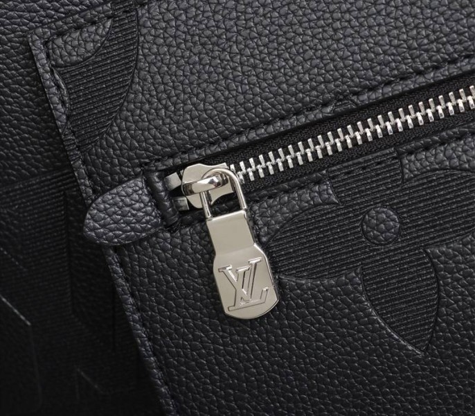 Louis Vuitton Cabas Voyage Tote