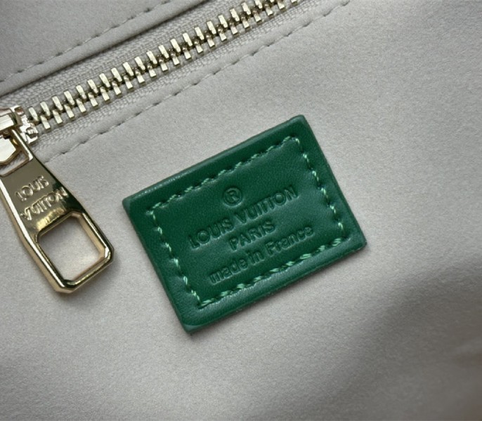 Louis Vuitton Other Leathers Shopper Cabas MM Tote In Green