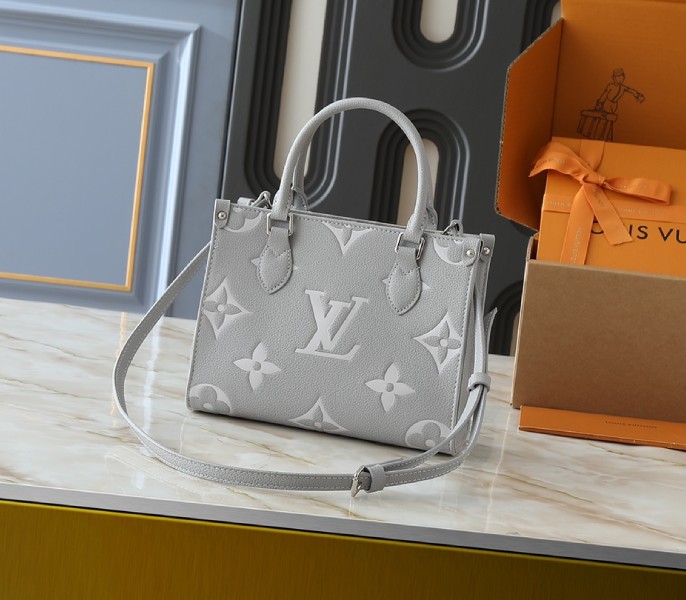Monogram Empreinte OnTheGo PM Tote In Gray And White Quartz