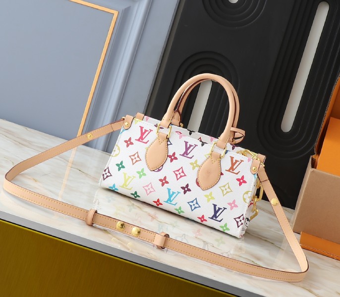 X TM Multicolored Onthego East West Chain In White