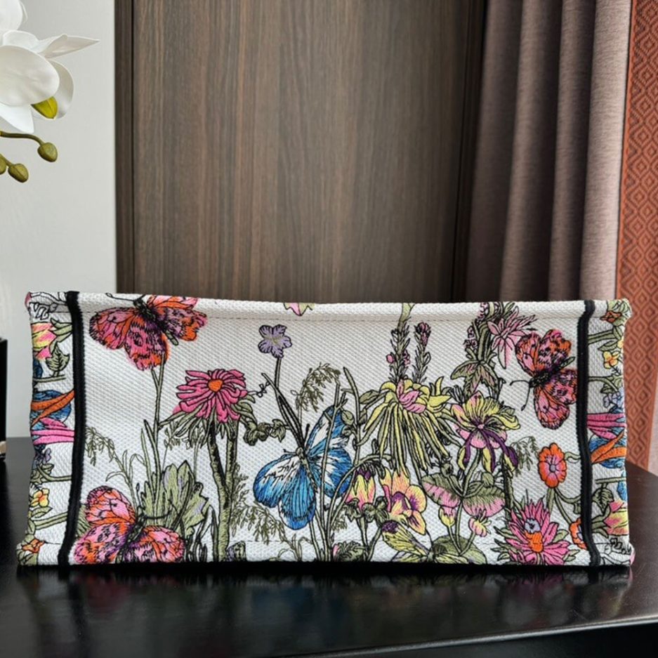 Medium Dior Book Tote