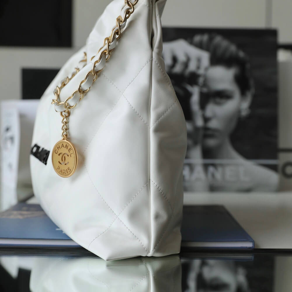 CHANEL 22 HANDBAG