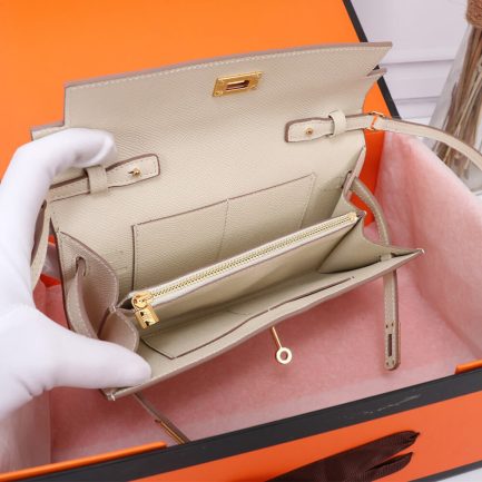 HERMES Kelly Classique To Go wallet