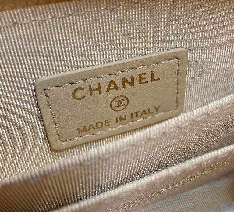 CHANEL Zipper wallet