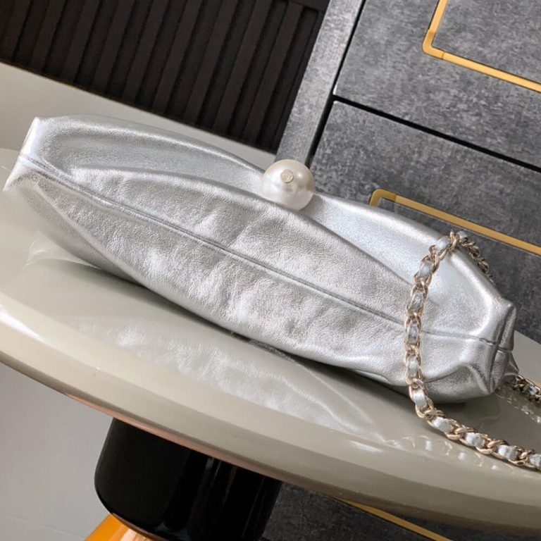 CHANEL Clutch With Chain(HIGH-END GRADE)