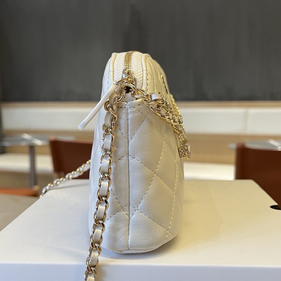 CHANEL Chain bag (high-end grade)