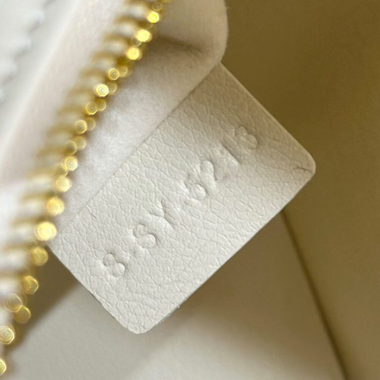 Teen Celine Lulu IN SUPPLE GRAINED CALFSKIN