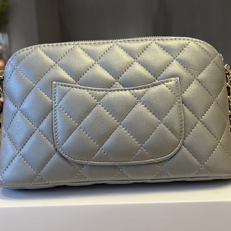 CHANEL Chain bag (high-end grade)