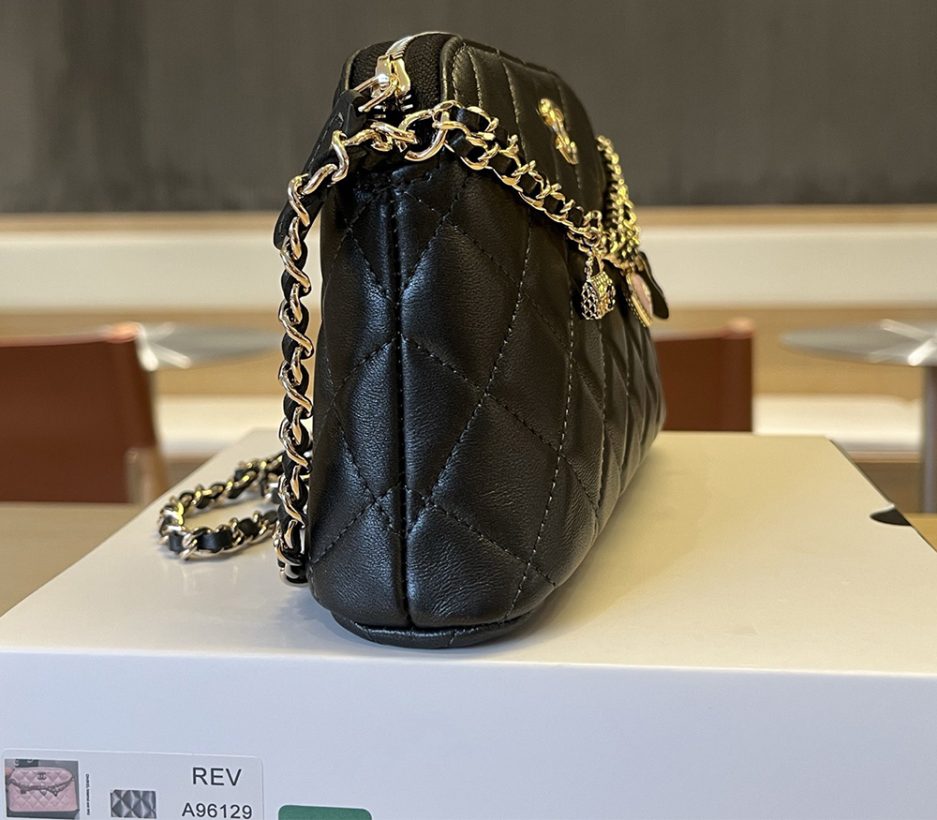 CHANEL Chain bag (high-end grade)