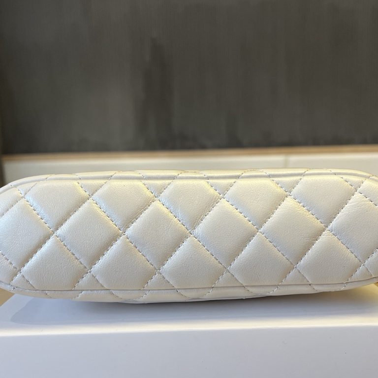 CHANEL Chain bag (high-end grade)