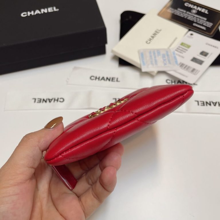 CHANEL 19 Zipper Coin Wallet