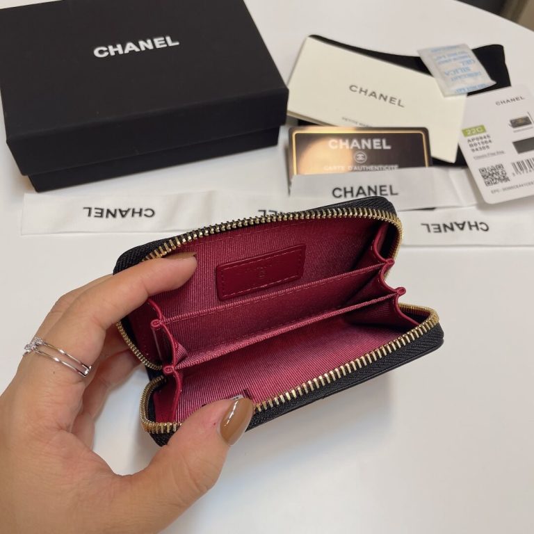 CHANEL Zipper wallet