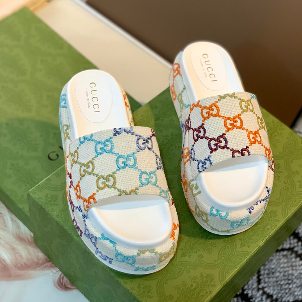 Women’s platform slide sandal