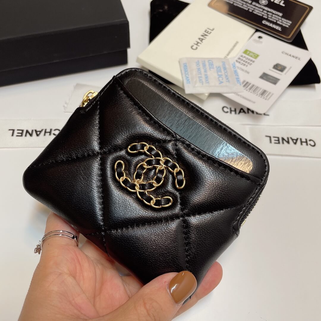 CHANEL 19 Zipper Coin Wallet