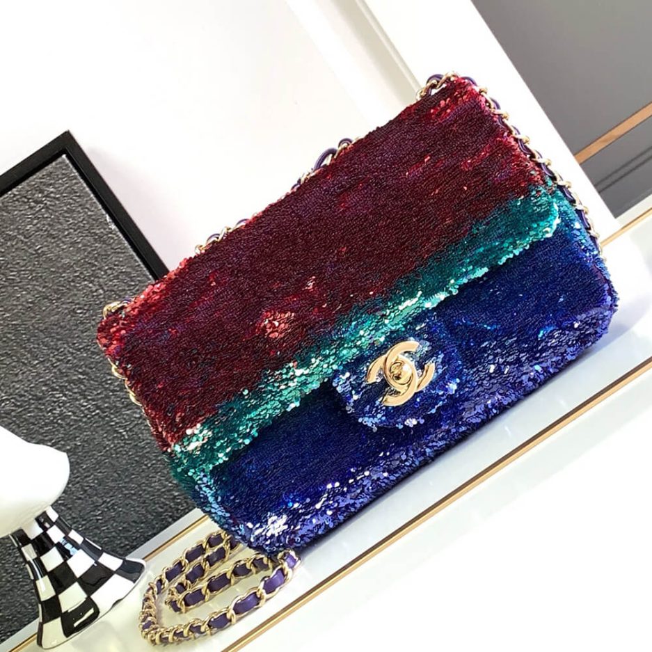 CHANEL SMALL FLAP BAG