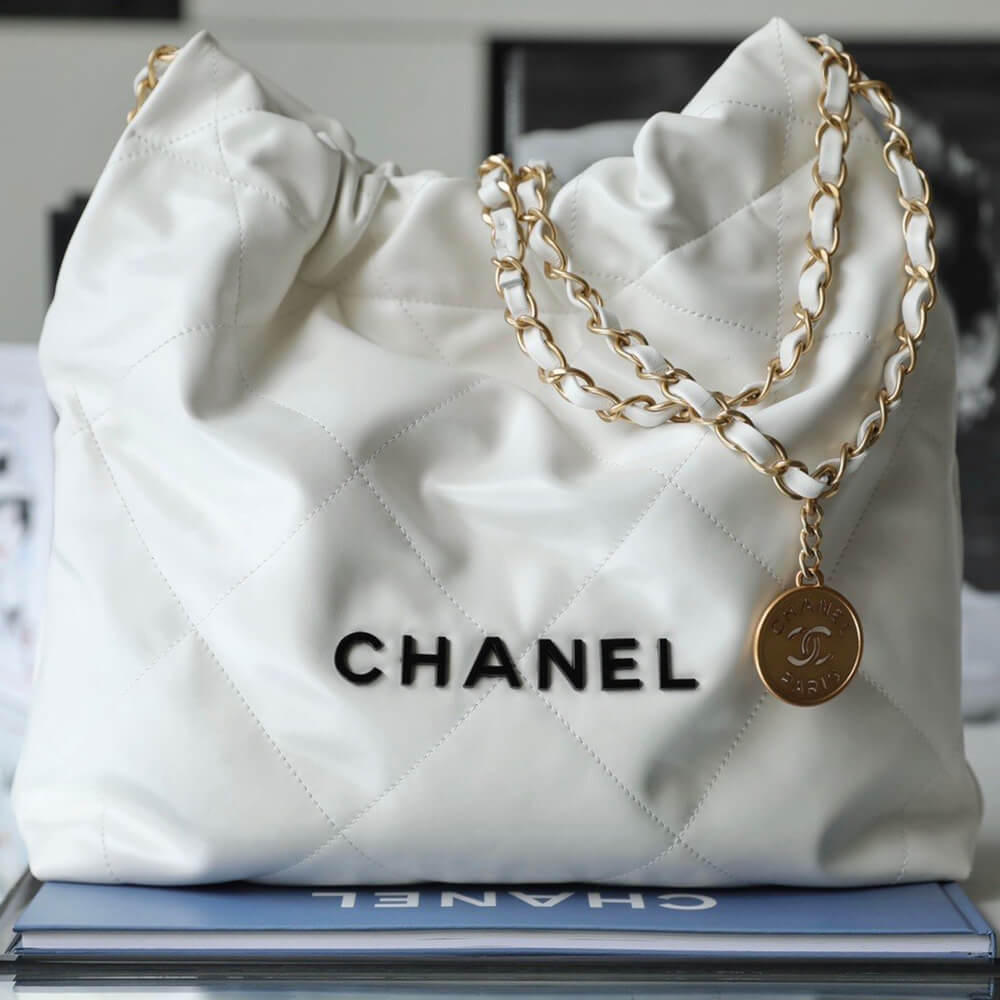 CHANEL 22 HANDBAG