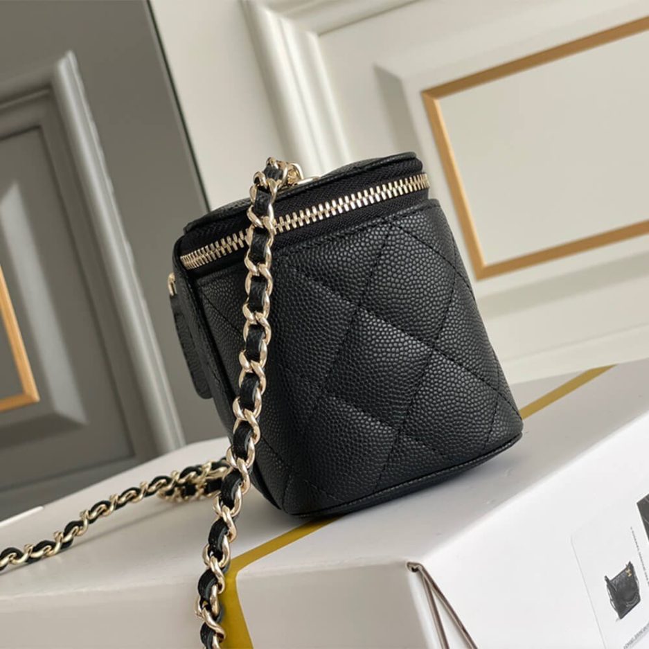 Chanel chain cosmetic bag