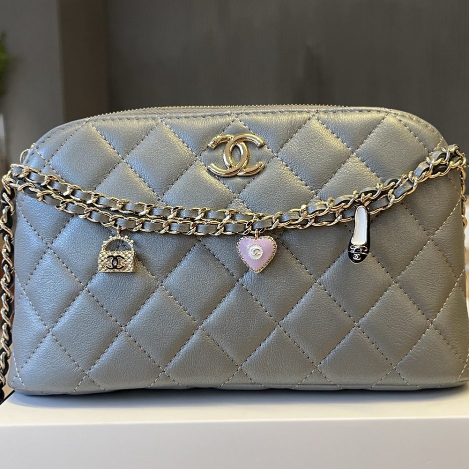 CHANEL Chain bag (high-end grade)