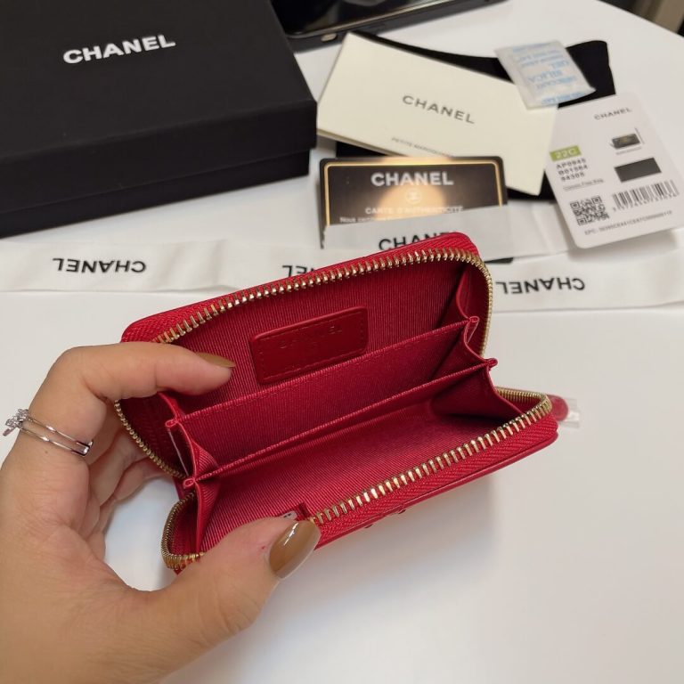 CHANEL Zipper wallet
