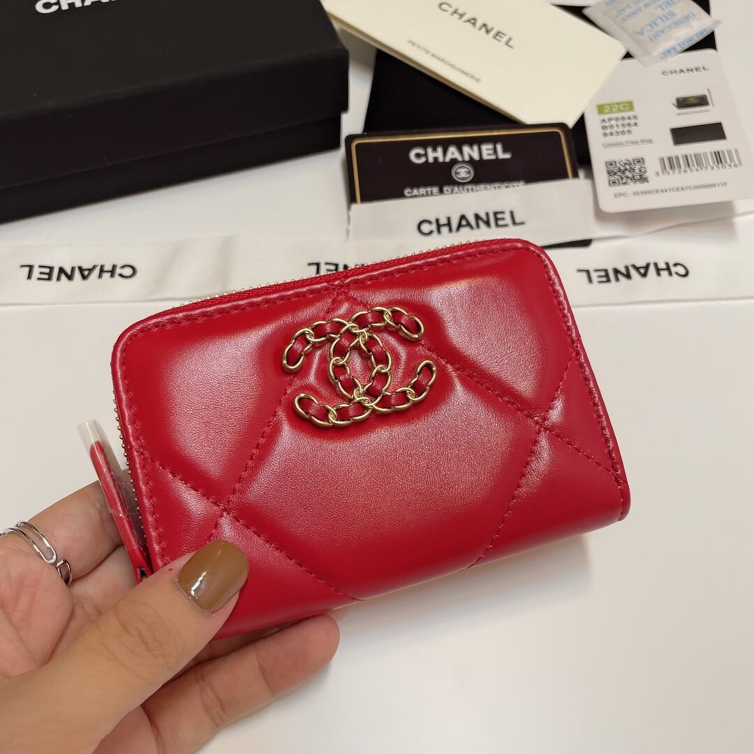 CHANEL Zipper wallet